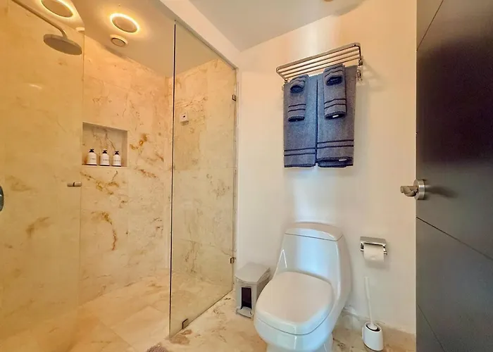 Private Club-penthouse For Large Groups *