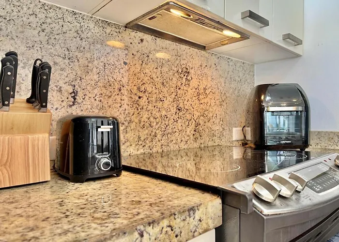 Private Club-penthouse For Large Groups *