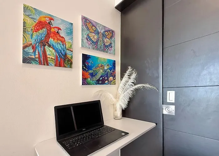 Private Club-penthouse For Large Groups *